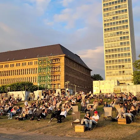 In Modern Center Of Apartment Düsseldorf