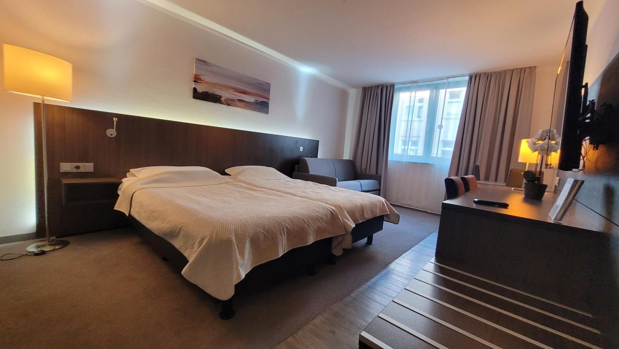 In Modern Center Of Appartement