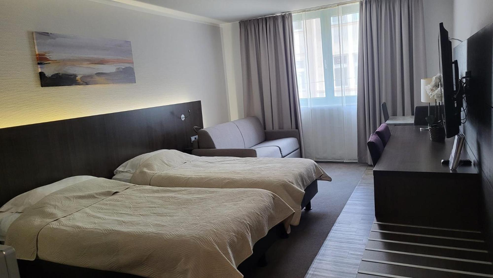 In Modern Center Of Appartement *